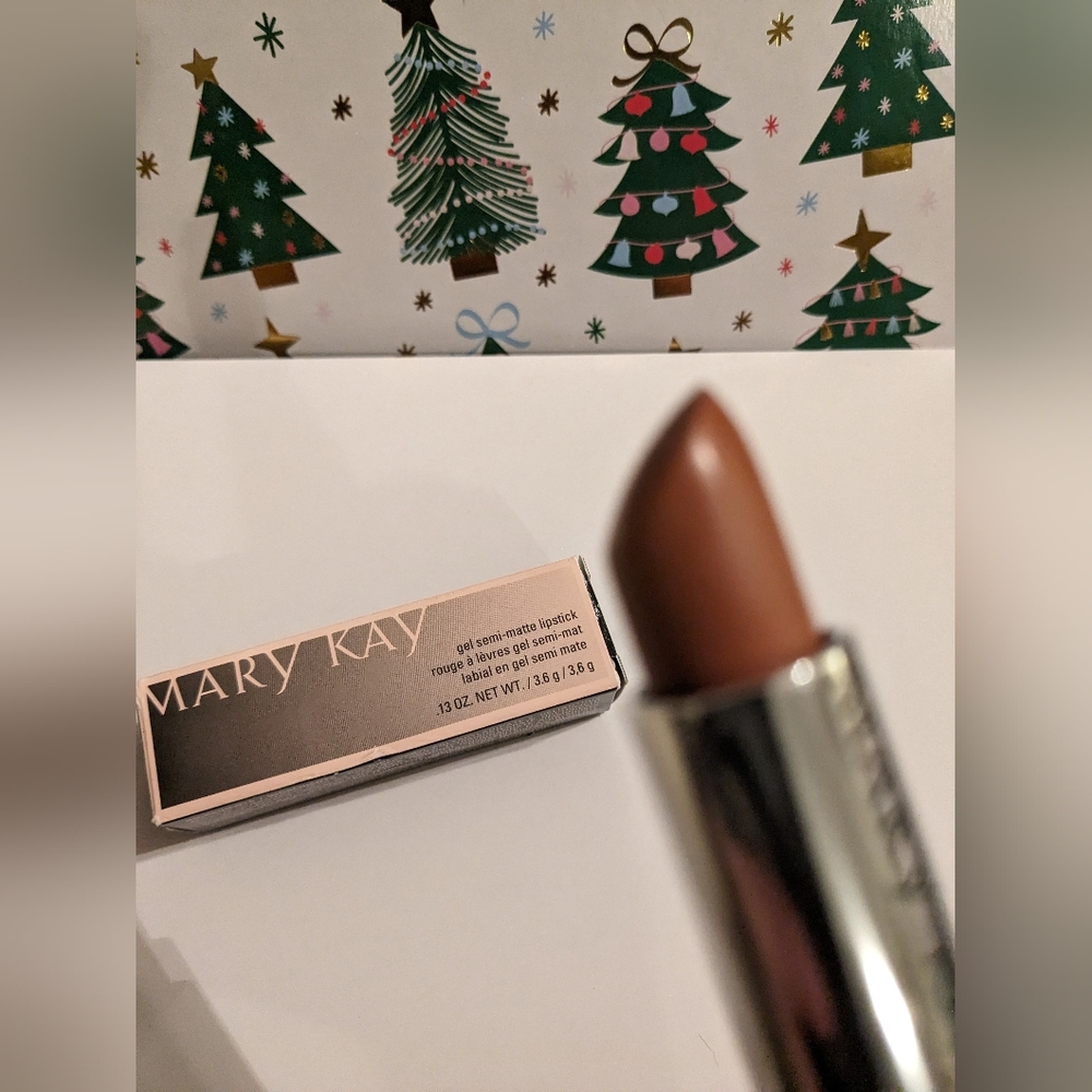 NIB Rich Truffle Gel Semi-Matte Lipstick